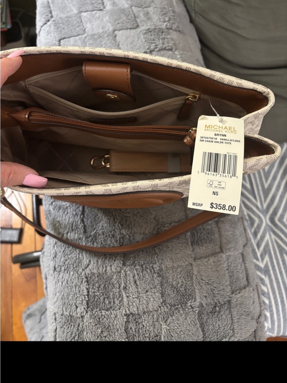 NWT Michael Kors Shoulder Bag comes with strap Reg. Price $358.00 - Picture 11 of 11